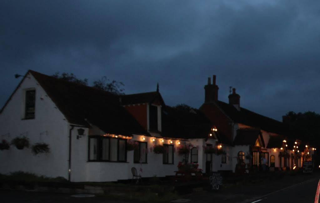 The May Garland Inn Hellingly Екстериор снимка